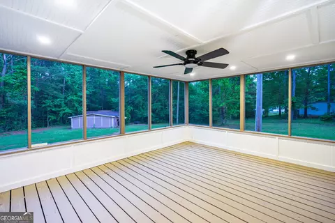 Exterior - 323 Robert Taylor Rd, Lagrange, GA 30240 photo 4 of 7