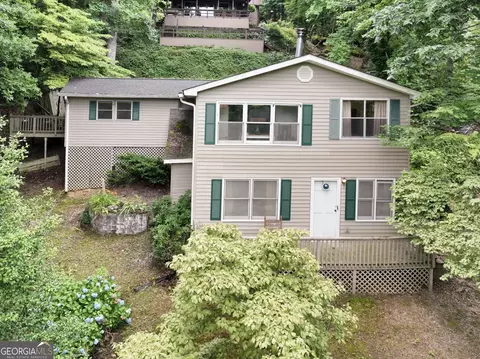 108 Elm Ln, Rabun Gap, GA 30568