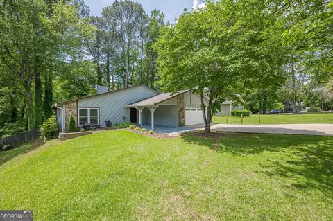 9985 Lake Forest Way, Roswell, GA 30076