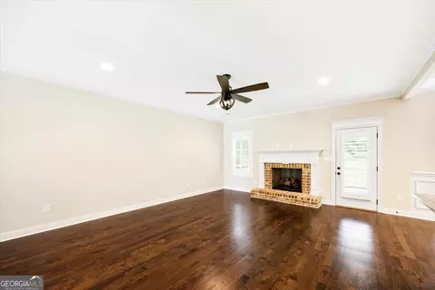 Living - 135 Broadleaf Dr, Macon, GA 31210 photo 2 of 3