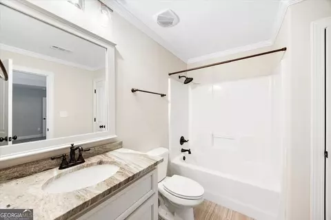 Bath - 135 Broadleaf Dr, Macon, GA 31210 photo 2 of 3