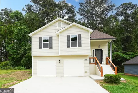 5582 Rockingwood Ct, Atlanta, GA 30349