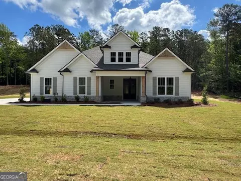 555 Discovery Lake Dr, Fayetteville, GA 30215