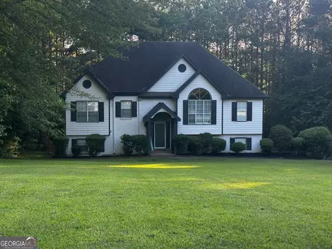 5022 Cliff Top Dr, Loganville, GA 30052