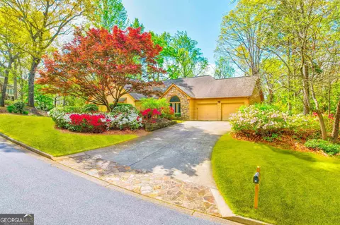 8575 Haven Wood Trl, Roswell, GA 30076