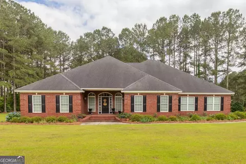712 Merganser Cir, Glennville, GA 30427