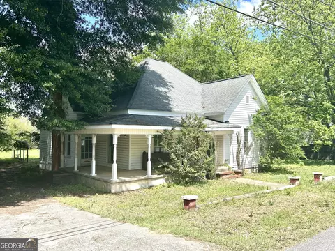 84 Bowers St, Bowman, GA 30624