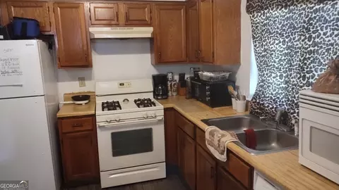 335 Chase Woods Cir, Jonesboro, GA 30236
