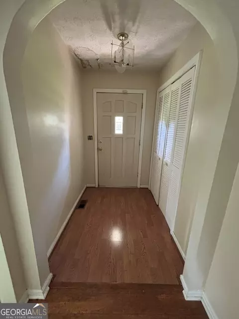 Entry Way - 378 Arena Rd, Perry, GA 31069 photo 1 of 1