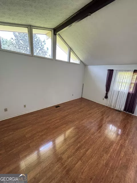 Living - 378 Arena Rd, Perry, GA 31069 photo 7 of 7