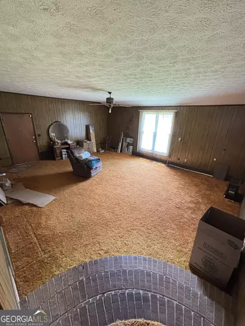 Living - 378 Arena Rd, Perry, GA 31069 photo 2 of 7