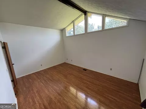 Living - 378 Arena Rd, Perry, GA 31069 photo 6 of 7