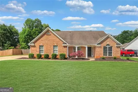 6132 Saddlehorse Dr, Flowery Branch, GA 30542