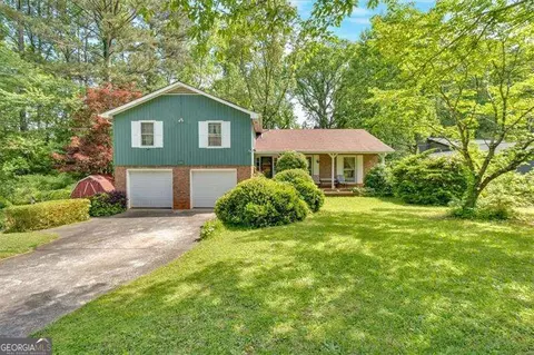 316 Shiloh Hills Dr NW, Kennesaw, GA 30144