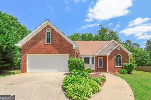 3533 Saddlebrook Dr, Loganville, GA 30052