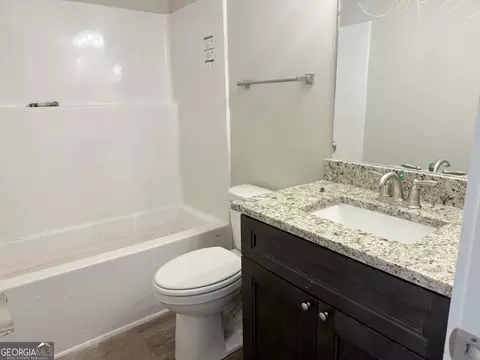 Bath - 101 Cedar St, Lagrange, GA 30240 photo 1 of 2