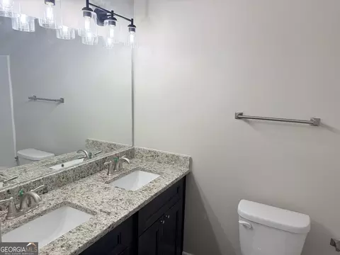 Bath - 101 Cedar St, Lagrange, GA 30240 photo 2 of 2