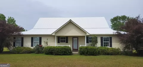 762 Old Mcleod Bridge Rd, Adrian, GA 31002