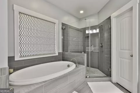 Bath - 120 Laurel Forest Dr, Tyrone, GA 30290 photo 3 of 8