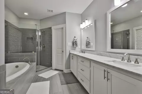 Bath - 120 Laurel Forest Dr, Tyrone, GA 30290 photo 2 of 8