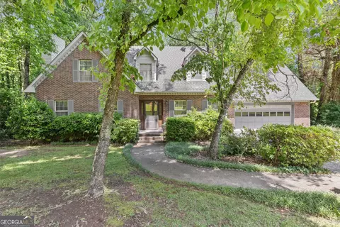 886 Pine Needle Rd, Hampton, GA 30228