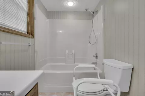 Bath - 886 Pine Needle Rd, Hampton, GA 30228 photo 2 of 4