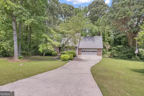 Exterior - 886 Pine Needle Rd, Hampton, GA 30228 photo 3 of 10