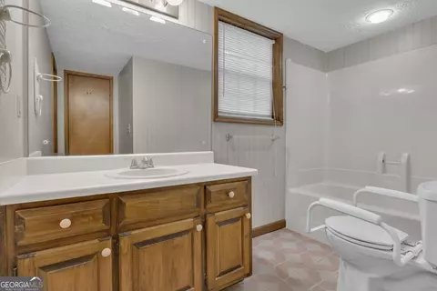 Bath - 886 Pine Needle Rd, Hampton, GA 30228 photo 1 of 4