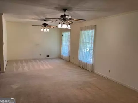 Living - 18 North Ave, Hampton, GA 30228 photo 5 of 9