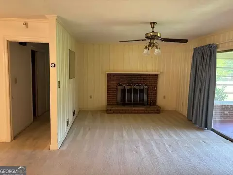 Living - 18 North Ave, Hampton, GA 30228 photo 1 of 9
