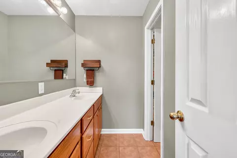 Bath - 1362 We King Rd, Commerce, GA 30530 photo 7 of 10