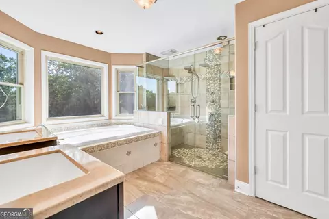 Bath - 1362 We King Rd, Commerce, GA 30530 photo 1 of 10