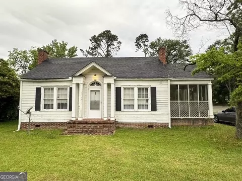 210 W Church St, Swainsboro, GA 30401
