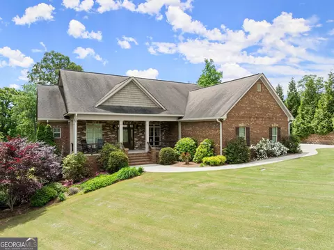208 Tesnatee Landing Dr, Cleveland, GA 30528