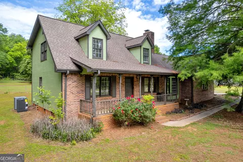 74 Price Dr W, Locust Grove, GA 30248