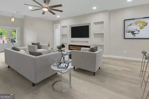 Living - 6022 Fieldcrest Dr, Morrow, GA 30260 photo 2 of 4