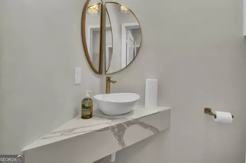 Bath - 6022 Fieldcrest Dr, Morrow, GA 30260 photo 4 of 5