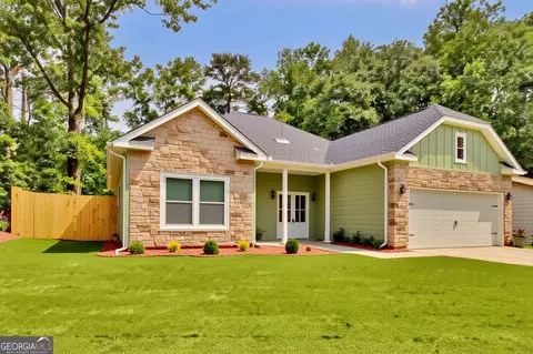 6022 Fieldcrest Dr, Morrow, GA 30260