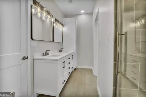Bath - 6022 Fieldcrest Dr, Morrow, GA 30260 photo 2 of 5