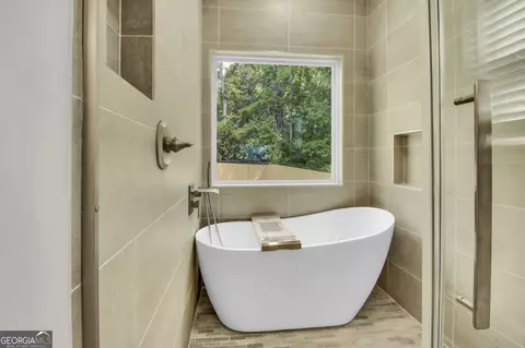 Bath - 6022 Fieldcrest Dr, Morrow, GA 30260 photo 3 of 5