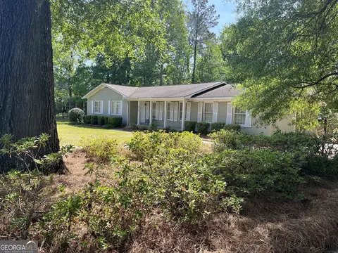 215 Brookwood Dr, Dublin, GA 31021