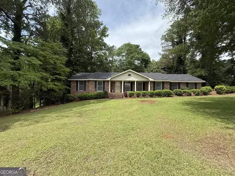210 N Chilton Cres, Lagrange, GA 30240