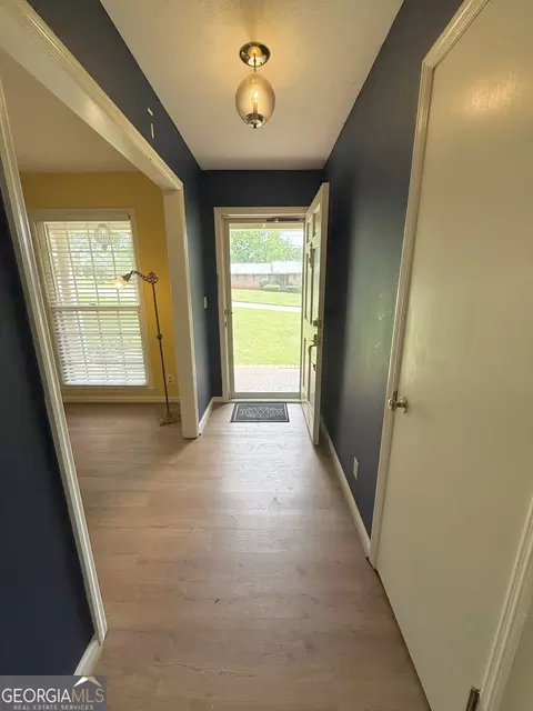 210 N Chilton Cres, Lagrange, GA 30240 photo 5