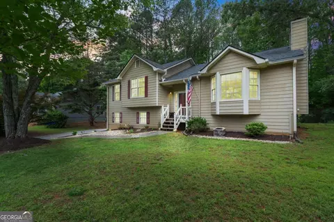 685 Maplelake Dr, Acworth, GA 30101