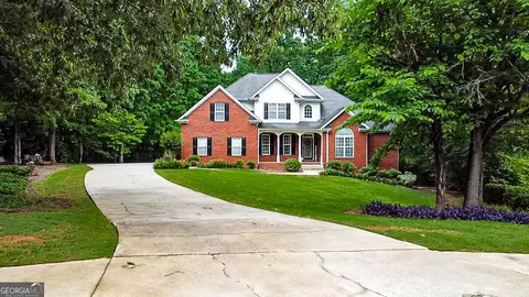 119 Crown Springs Dr, Mcdonough, GA 30252