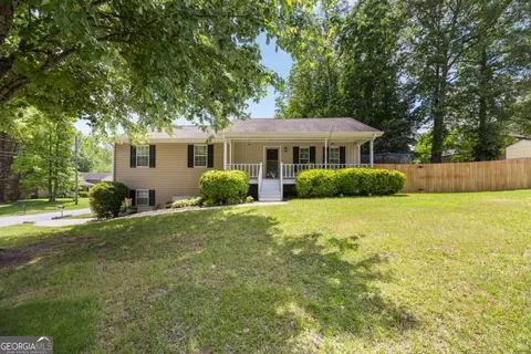 102 Hampton Ln, Dallas, GA 30132