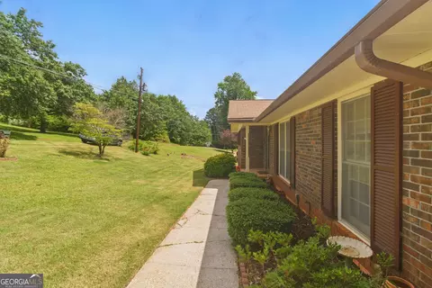 Exterior - 154 Willowdell Dr, Toccoa, GA 30577 photo 3 of 9