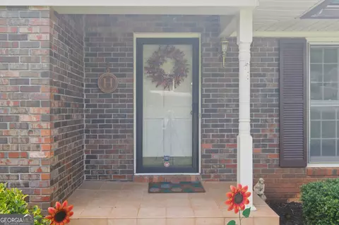 Exterior - 154 Willowdell Dr, Toccoa, GA 30577 photo 2 of 9