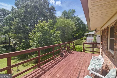 Exterior - 154 Willowdell Dr, Toccoa, GA 30577 photo 4 of 9