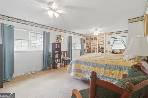 Bedroom - 154 Willowdell Dr, Toccoa, GA 30577 photo 1 of 7